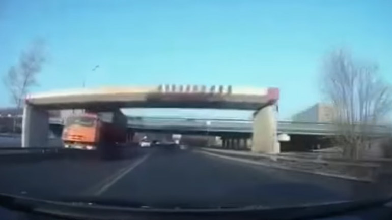 Πόσο άτυχος ήταν αυτός ο οδηγός!